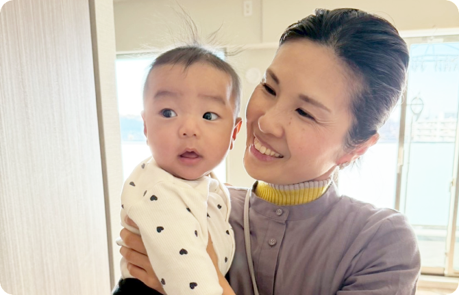 川上真澄さんと赤ちゃん